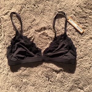 SKIMS Fits Everybody Lace Triangle Bralette
